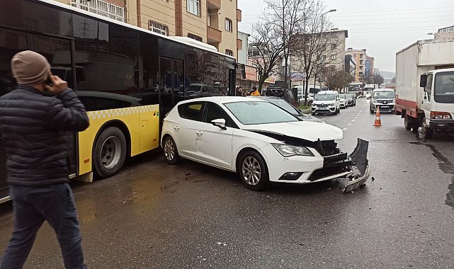 Ataşehir'de İETT otobüsü 4 araca çarptı