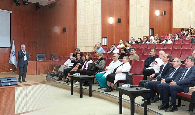 Atatürk Üniversitesinde, tıp mesleği ve hekim ahlakı konusu ele alındı