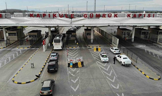 Avrupa'ya açılan kara sınır kapılarından 15 milyon yolcu geçiş yaptı: 2 milyar 41 milyonluk kaçak malzeme yakalandı