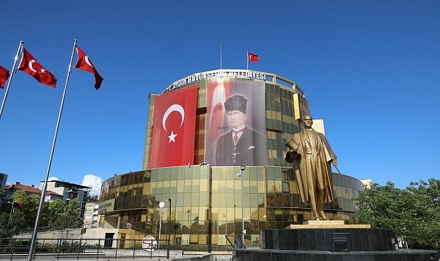 Aydın Büyükşehir'de en düşük ücret 23 bin 400 lira oldu