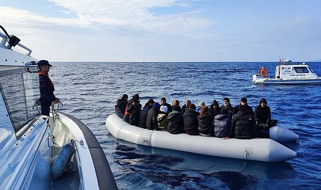 Ayvacık açıklarında 37 kaçak göçmen yakalandı