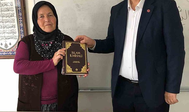 Azmetti, 73 yaşında Kur'an-ı Kerim okumayı öğrendi