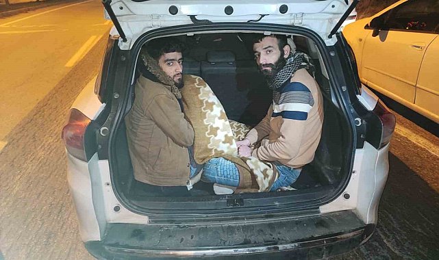 Bagajdan kaçak göçmenler çıktı