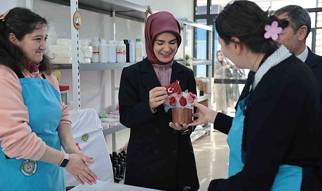 Bakan Göktaş engellileri ziyaret etti