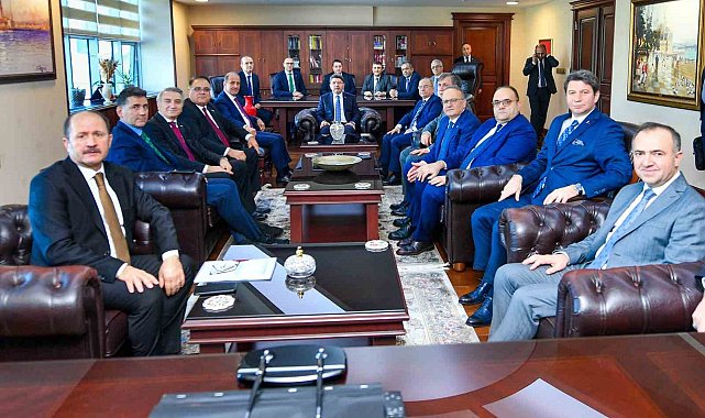 Bakan Tunç, İstanbul Anadolu Adalet Sarayı'nı ziyaret etti