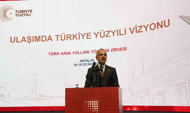 Bakan Uraloğlu: "Türkiye semalarında her 15 saniyede bir uçak geçiyor"