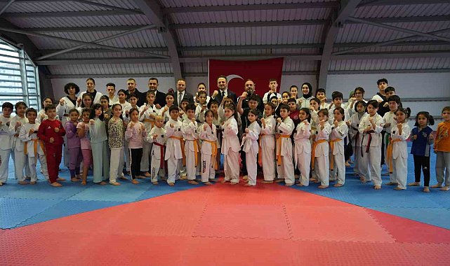 Bakan Yardımcısı Enes Eminoğlu, Kırıkkale'de gençlerle buluştu