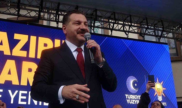 Balıkesir'de AK Parti'nin Büyükşehir Belediye Başkan Adayı Yücel Yılmaz'a coşkulu karşılama