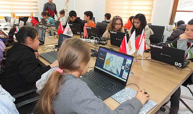 Balıkesirli öğrenciler tatilde kodlama eğitimine katıldı