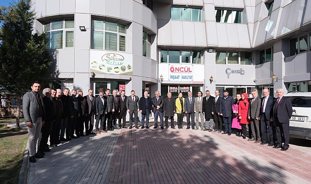 Başkan Aşgın ÇESOB'u ziyaret etti: "Esnafımızla gönül gönüle yol yürümeye devam edeceğiz"