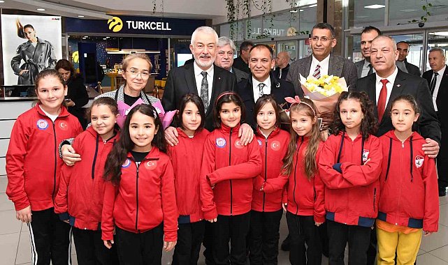 Başkan Başdeğirmen "Öğrencilerimiz teknolojiyle çok güzel projeler üretiyor"