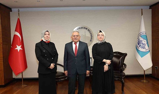 Başkan Büyükkılıç, AK Parti Kadın Kolları MKYK Üyesi Arslan'ı ağırladı