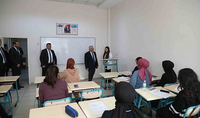 Başkan Büyükkılıç: "Dijital zehirlenmelere fırsat vermeyin"