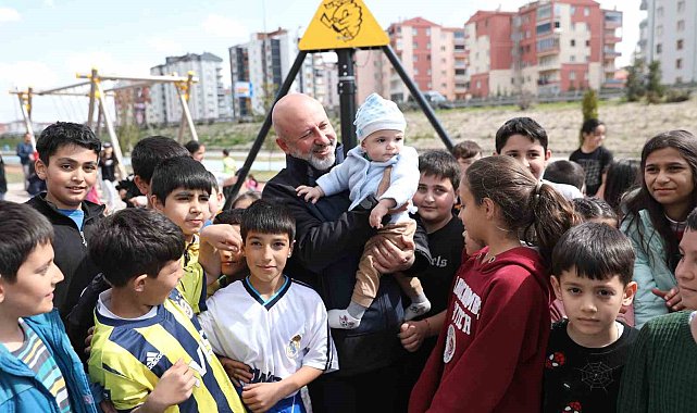 Başkan Çolakbayrakdar: "Çocuklar için bütün parklarda toprak alan yapıyoruz"