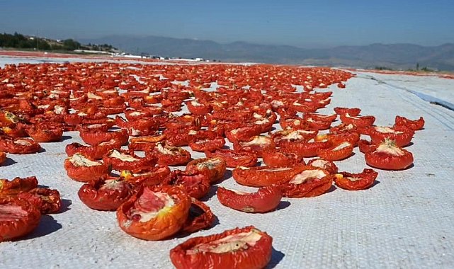 Başkan Okumuş, Türkoğlu'nun lezzetlerini paylaştı