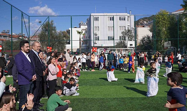 Başkan Uzundemir'den Ortacalı çocuklara karne hediyesi