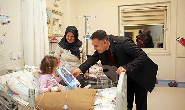 Başkan Yücel yeni yılda sağlık çalışanlarını ve kolluk kuvvetlerini unutmadı