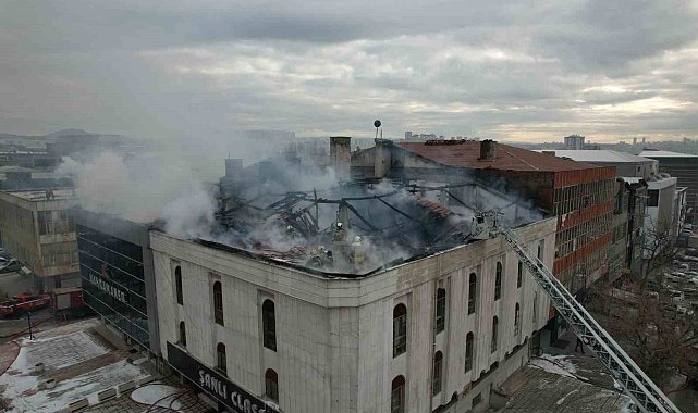 Başkentte mobilyacılar sitesinde korkutan yangın: 2 dükkan hasar gördü