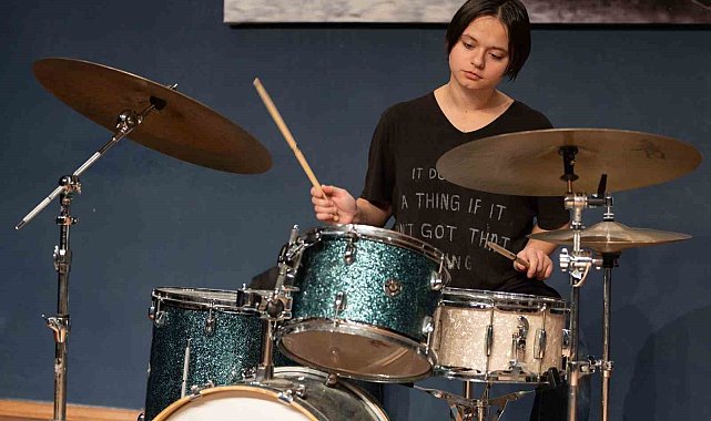 Bateri tutkusunun peşinden İzmir'e geldi