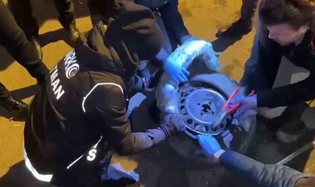 Batman'da buzdolabı ve stepneye zulalanmış 124 kilo uyuşturucu ele geçirildi