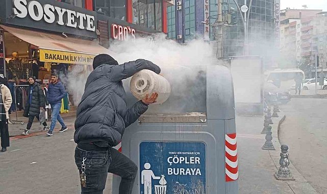 Batman'da çöp konteynerinde çıkan yangın büyümeden söndürüldü