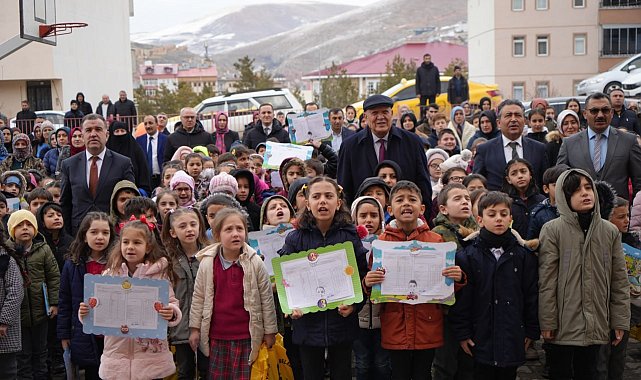 Bayburt'ta 14 bin 935 öğrenci karne sevinci yaşadı