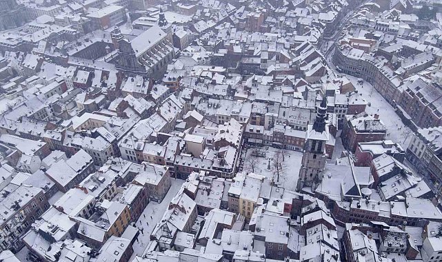 Belçika'da yoğun kar yağışı: Seferler askıya alındı