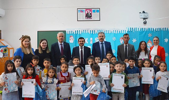 Belen Kaymakam Yılmaz, öğrencilerin karne sevincine ortak oldu