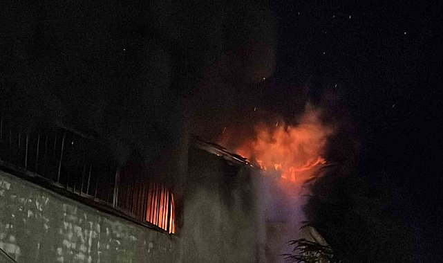 Beyaz eşya deposunda çıkan yangın güçlükle söndürüldü