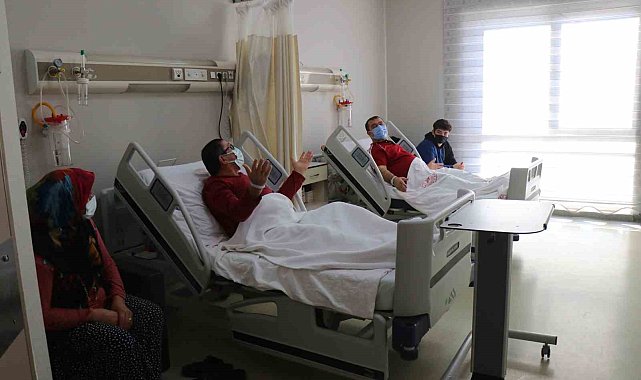 Bir kişinin organları iki kişiyi ayrılmaz ikili yaptı