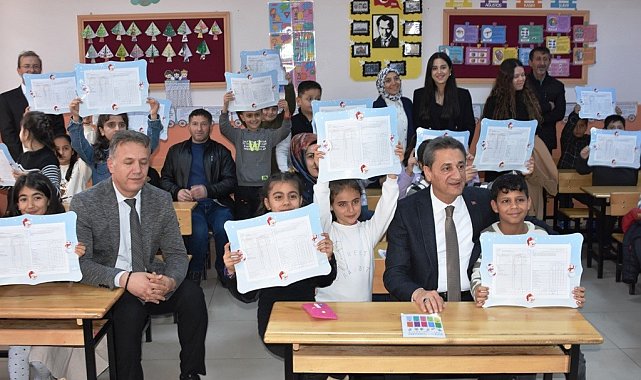 Bitlis'te 94 bin öğrenci karne heyecanı yaşadı