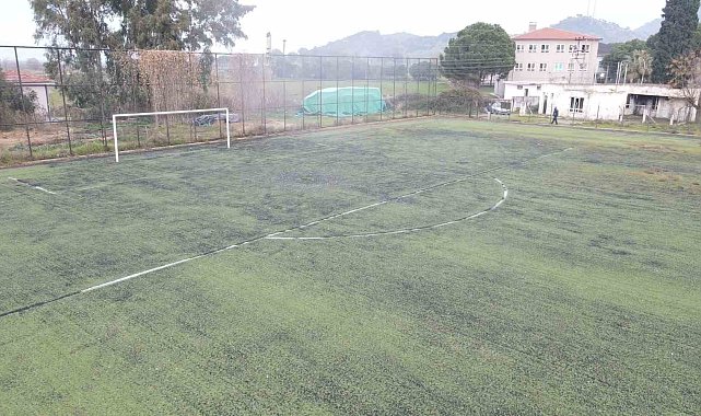 Bıyıklı'da sentetik çim saha sevinci