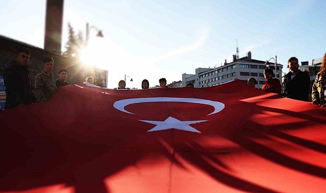 Bolu'da 20 kişiyle şehitleri anma yürüyüşü düzenlendi