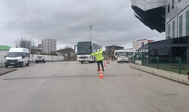 Bolu'da otogarda kış lastiği uygulaması