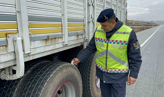 Bolvadin'de ticari araçlara yönelik kış lastiği denetimi