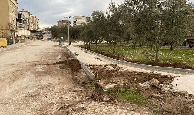 Bozulan alt yapı ve yollar yeniden yapılıyor