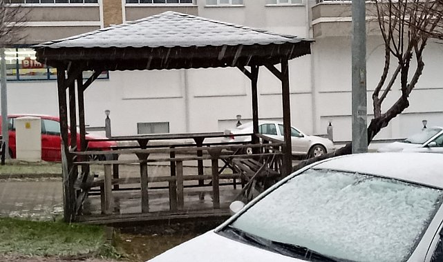 Bozüyük'te beklenen kar yağışı başladı