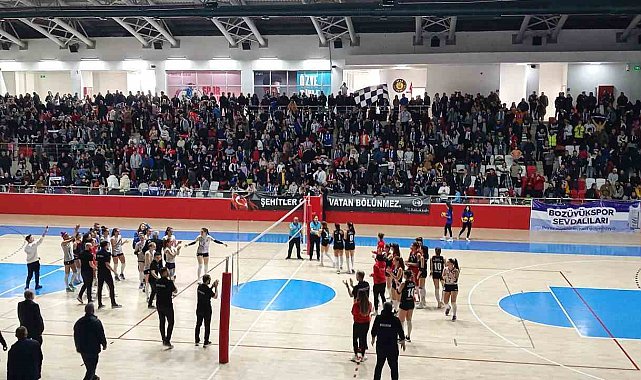 Bozüyüklü kızlar, Bilecik Belediyespor'u 3-1 mağlup etti