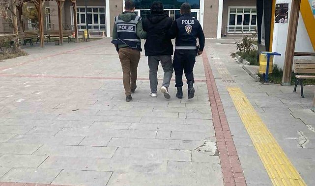 Burdur'da 15 yıl kesinleşmiş hapis cezasıyla aranan hırsız yakalandı