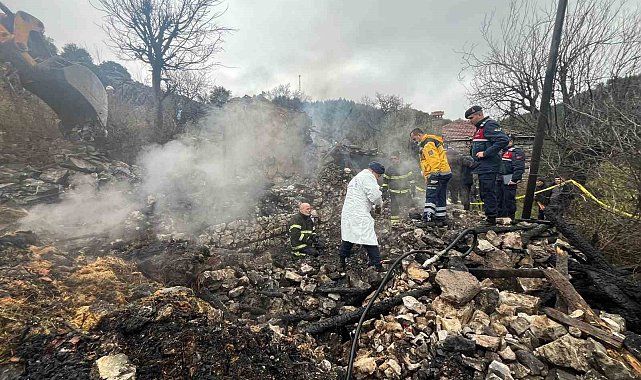 Burdur'da ev yangını: Yaşlı kadın hayatını kaybetti