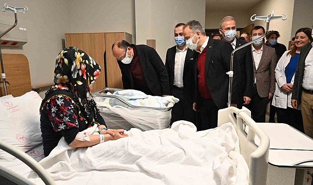 Bursa'da 2023'ün son, 2024'ün ilk bebekleri dünyaya geldi