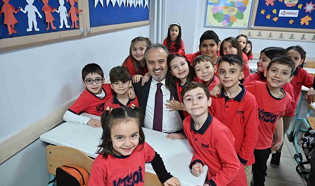 Bursa'da 795 bin öğrencinin karne sevinci