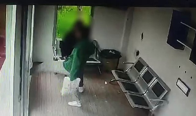 Bursa'da akıllı duraklara saldıran şüphelilerin görüntüleri ortaya çıktı