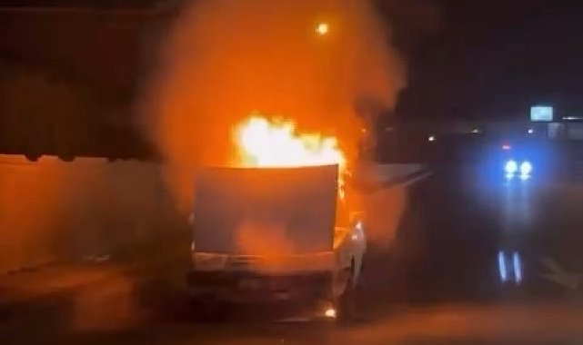 Bursa'da seyir halindeki otomobil alev topuna döndü