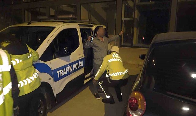 Bursa'da yılbaşı gecesi lüks aracıyla polise yakalandı