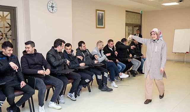 Bursa'da zabıta personelleri işaret dili öğreniyor