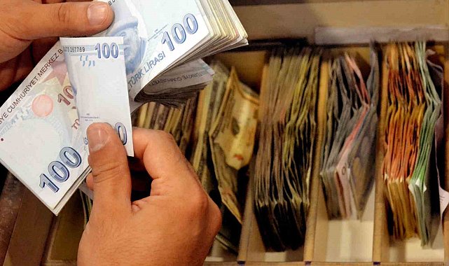 Bütçe Aralık'ta 842,5 milyar lira açık verdi