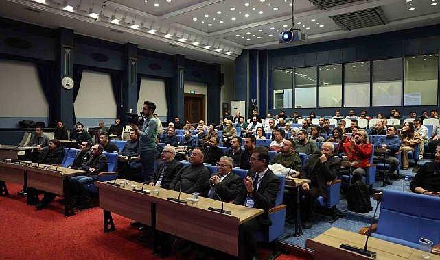 Büyükkılıç'tan Büyükşehir'de gerçekleşen Deprem Hasar Tespiti Eğitimi'nde öğretim üyelerine plaket