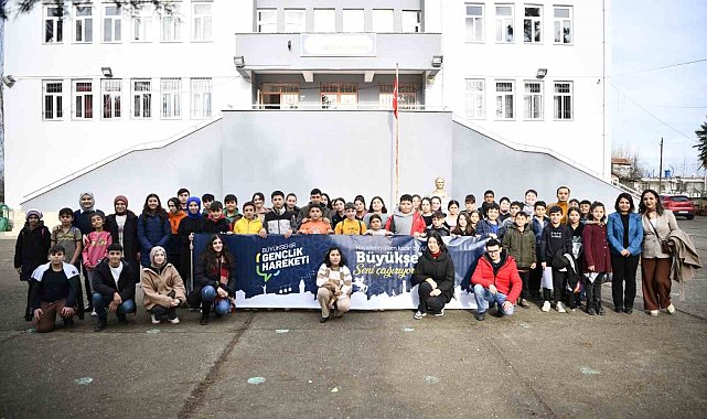 Büyükşehir Gençlik Hareketi'nden kitap desteği