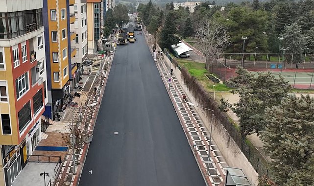 Büyükşehir'den sıcak asfalt çalışması